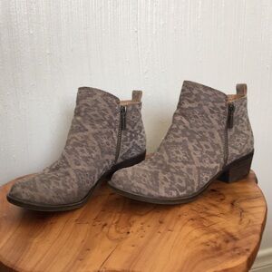 Lucky Brand Tribal Print leather booties boots 5 grey sandy tan